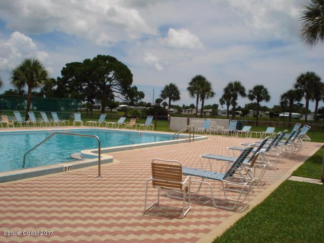 7600 Blackhawk Road Micco, FL 32976 - Photo 36 of 39 Pool