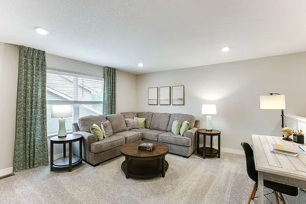 $659,990 | 1725 Oak Creek Pass, Chaska, MN 55318