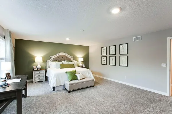 $659,990 | 1725 Oak Creek Pass, Chaska, MN 55318
