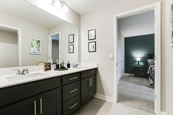 $659,990 | 1725 Oak Creek Pass, Chaska, MN 55318