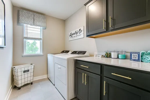 $659,990 | 1725 Oak Creek Pass, Chaska, MN 55318