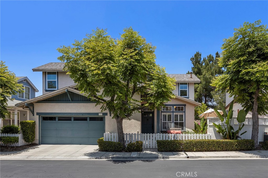 Imagine the life you can live in this upscale community of Ash Street Cottages in Brea.  If you have always dreamed of being able to walk to the market, restaurants, entertainment and shops, then this postcard-perfect neighborhood is for you!