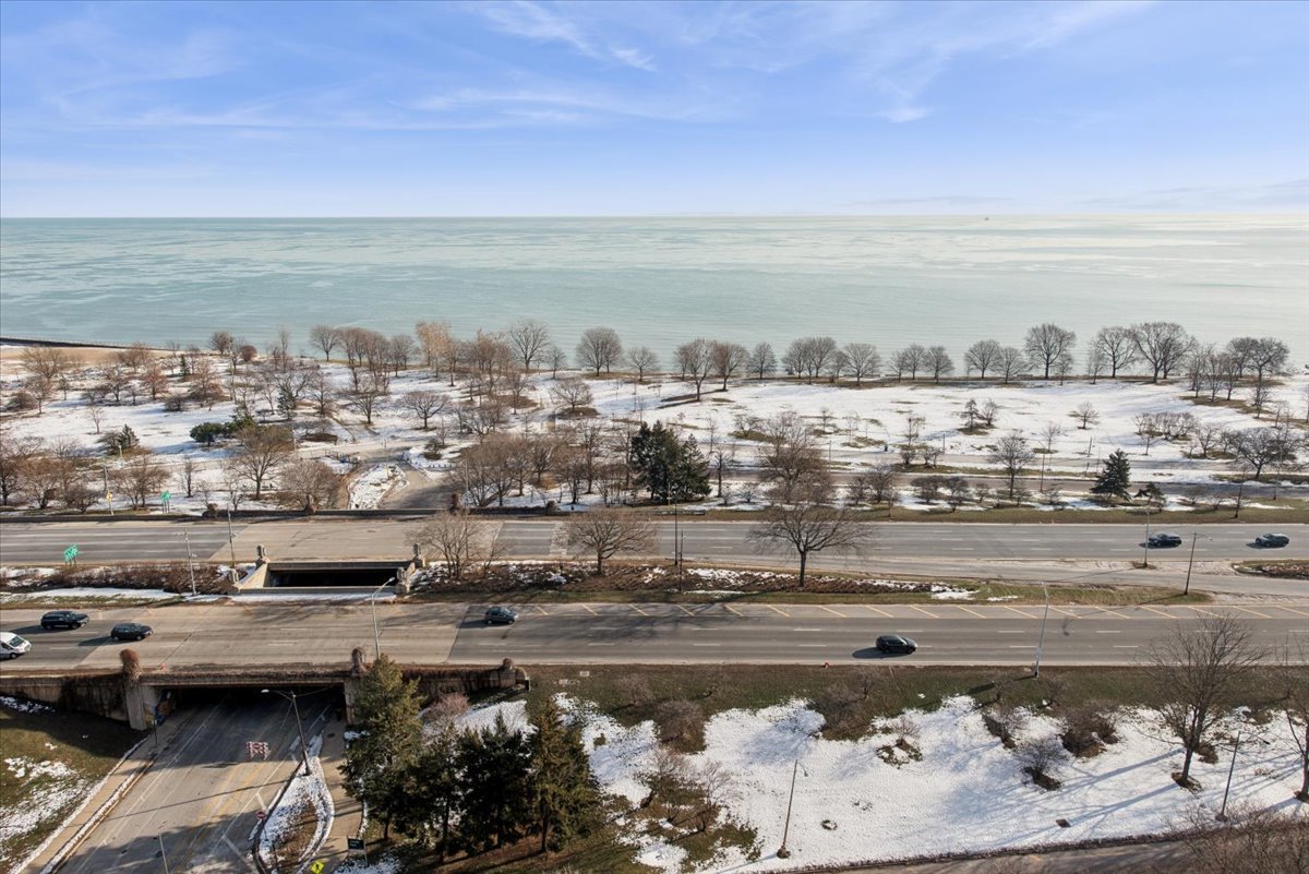 5555 North Sheridan Road, Unit 1716 Chicago, IL 60640 - Photo 11 of 24 a view of a city