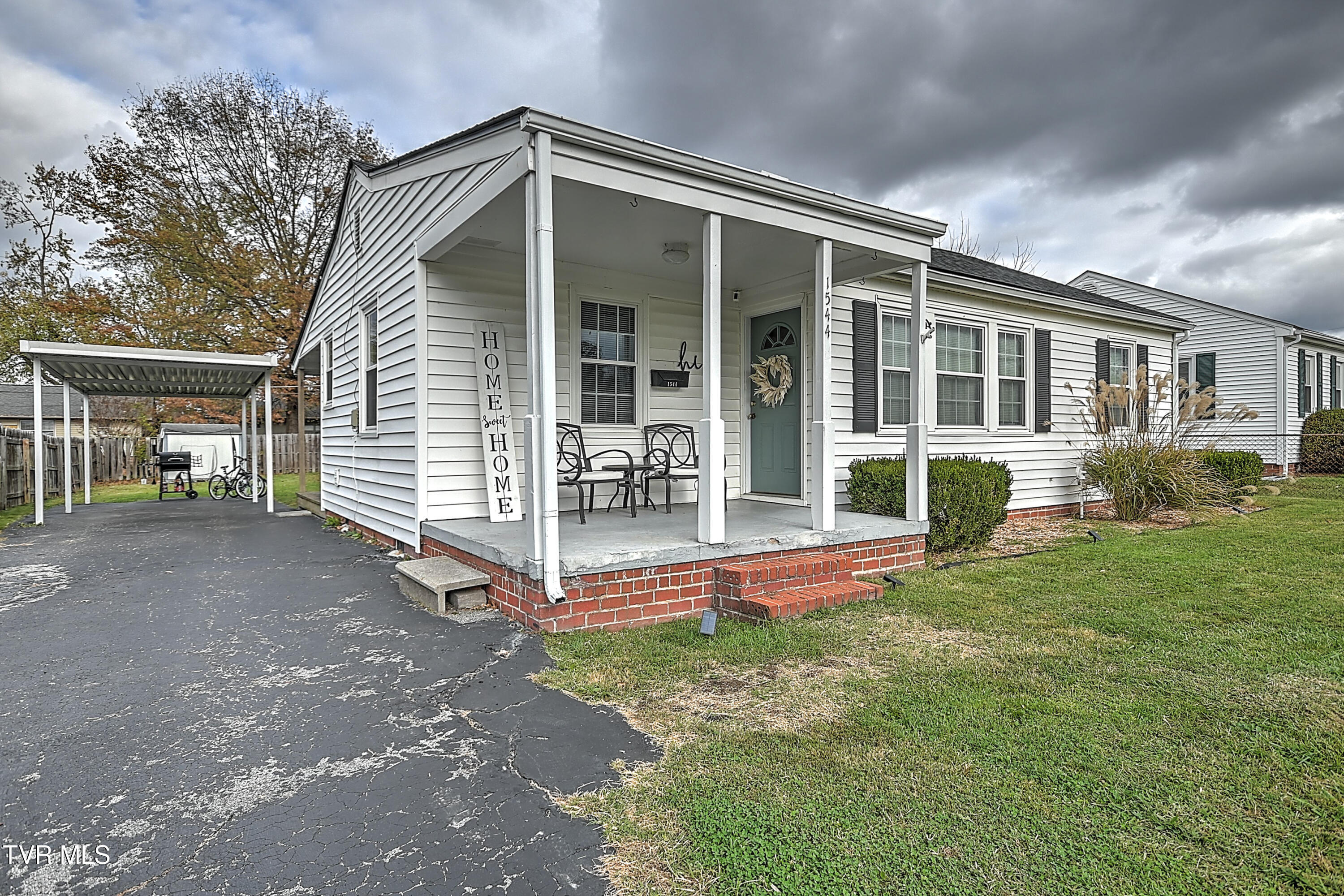 1544 Kings Road Kingsport, TN 37664 - Photo 3 of 36 1544 Kings Rd CM-4