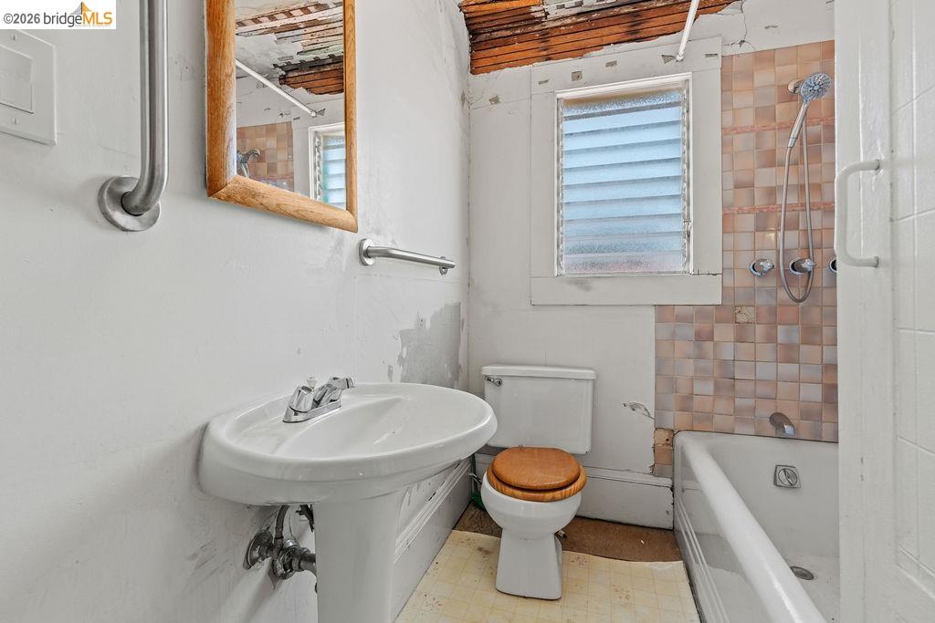 4607 Virginia Oakland, CA 94619 - Photo 11 of 29 Gallery Image 11