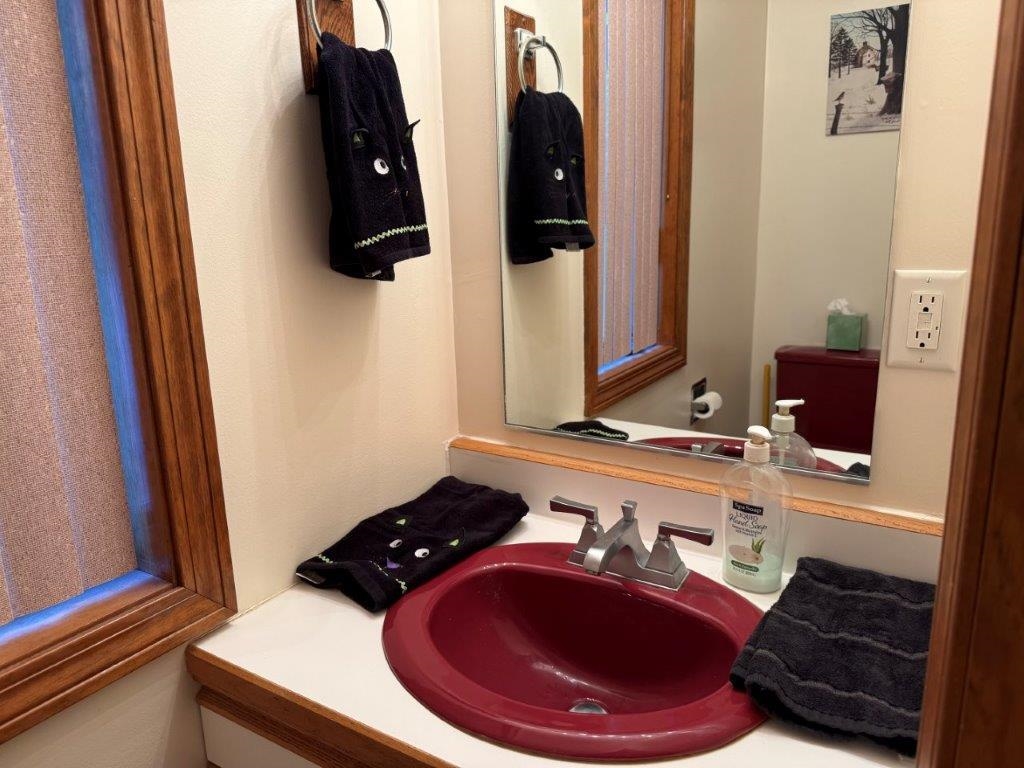 1005 Highway 106 Loudon, NH 03307 - Photo 18 of 58