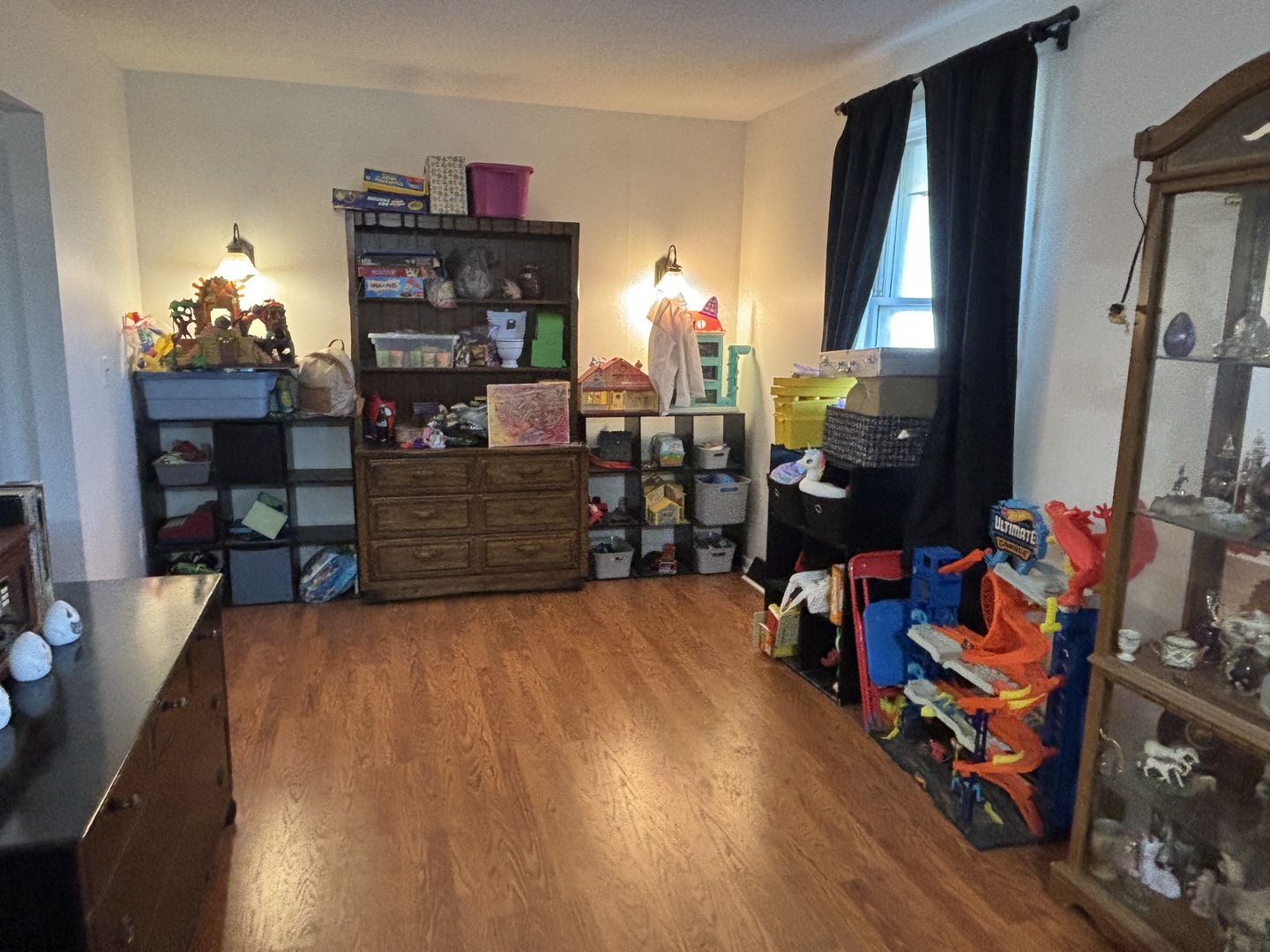 1736 North 600 East Road Gilman, IL 60938 - Photo 5 of 7 a room with furniture and a fireplace