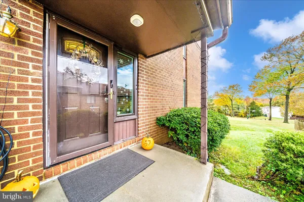 $385,000 | 5880 Critter Court, Unit 906, Elkridge, MD 21075