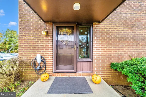$385,000 | 5880 Critter Court, Unit 906, Elkridge, MD 21075