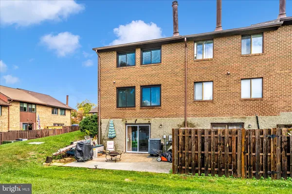 $385,000 | 5880 Critter Court, Unit 906, Elkridge, MD 21075