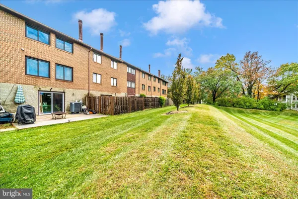 $385,000 | 5880 Critter Court, Unit 906, Elkridge, MD 21075