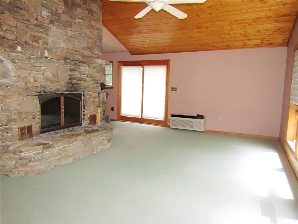 996 County Line Road Acme, PA 15610 - Photo 5 of 18