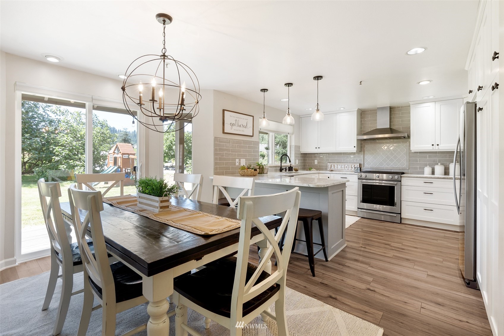 21847 Frager Road South Kent, WA 98032 - Photo 11 of 34 a view of a dining room and livingroom view