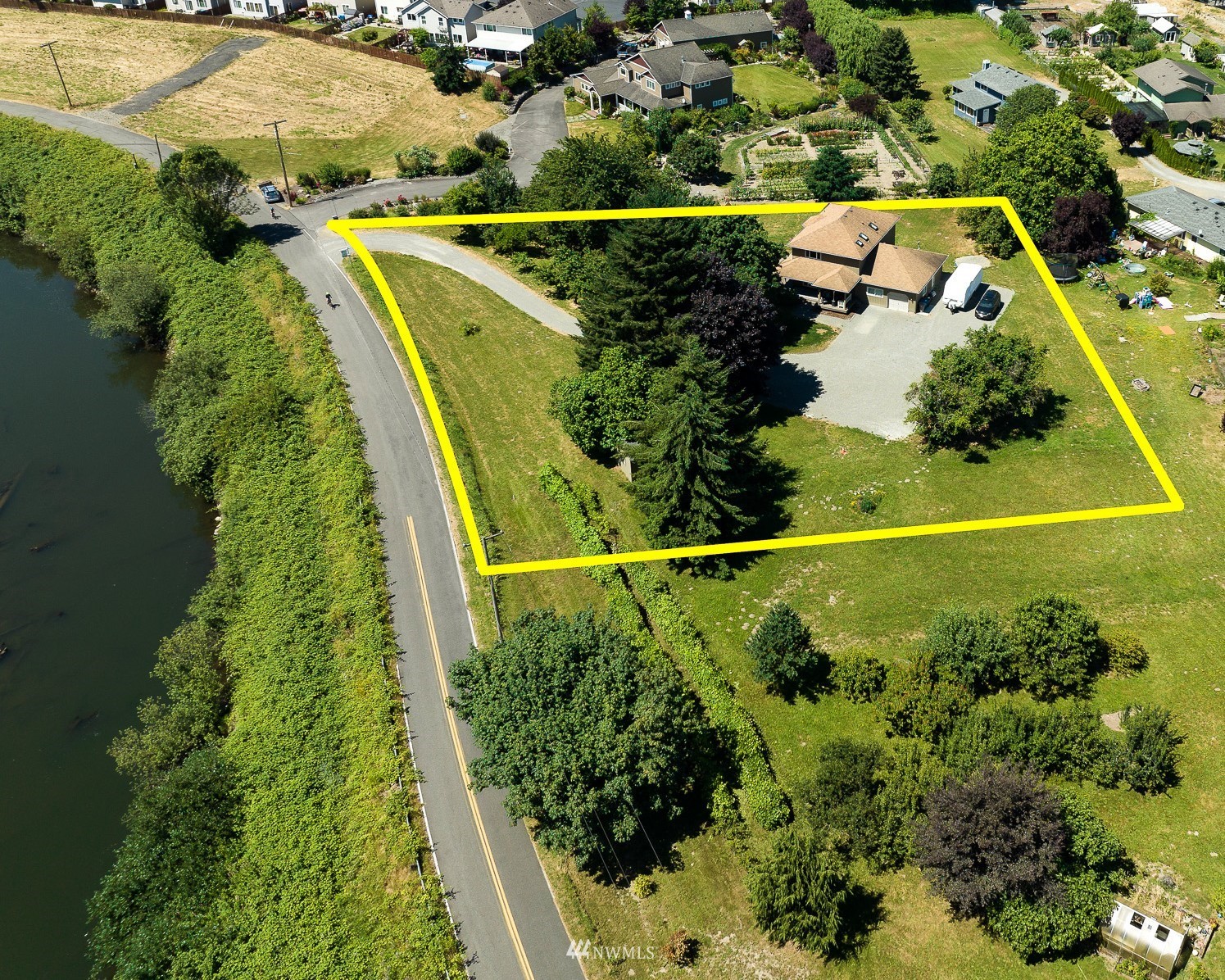 21847 Frager Road South Kent, WA 98032 - Photo 3 of 34 an aerial view of swimming pool with a yard
