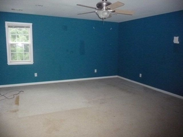 124 Rivoli Ridge Drive Macon, GA 31210 - Photo 11 of 17 an empty room with a window