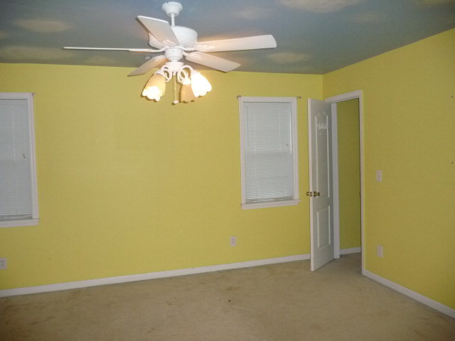 124 Rivoli Ridge Drive Macon, GA 31210 - Photo 12 of 17 a view of an empty room with a window