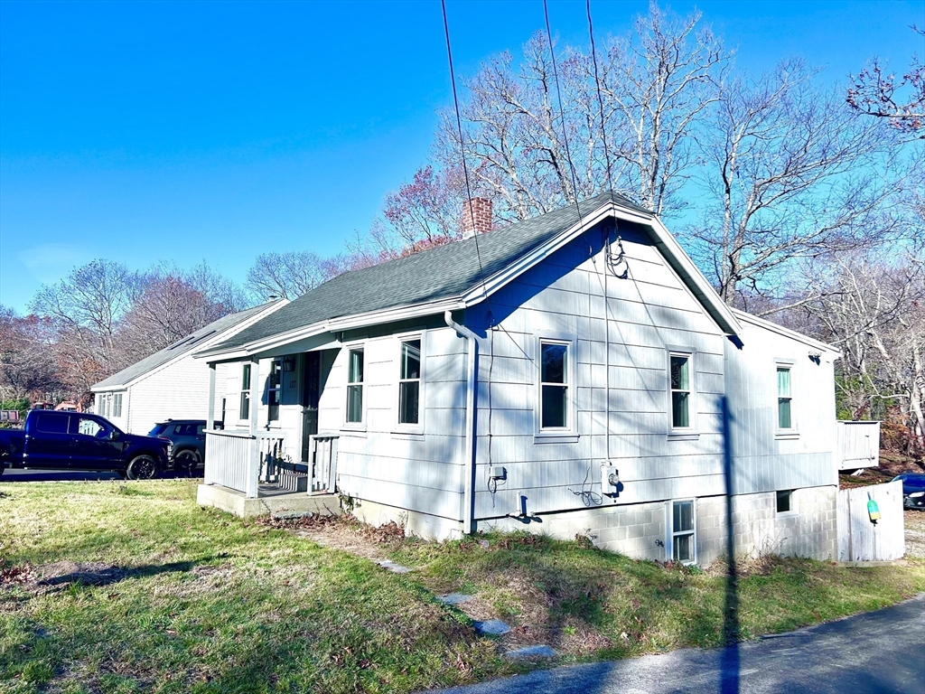 127 Beach Road Salisbury, MA 01952 - Photo 2 of 34