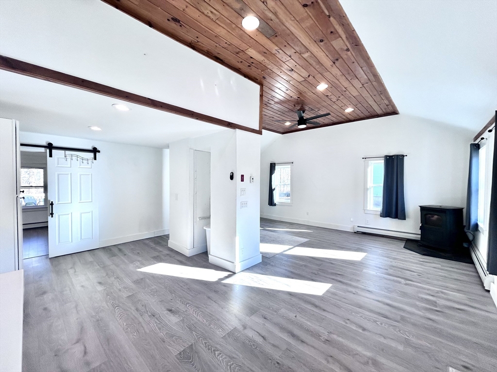 127 Beach Road Salisbury, MA 01952 - Photo 4 of 34