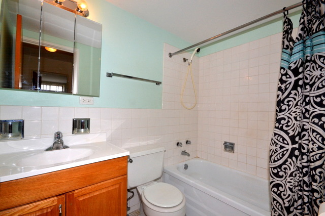 9720 South Pulaski Road, Unit 302 Oak Lawn, IL 60453 - Photo 15 of 20