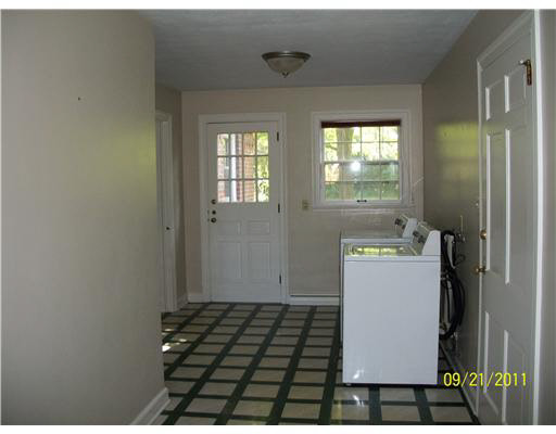 3559 Gordon Road Elkhart, IN 46516 - Photo 8 of 11 Gallery Image 8