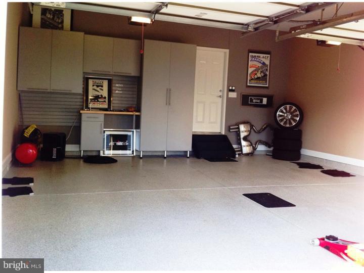 1654 Silver Birch Road Huntingdon Valley, PA 19006 - Photo 21 of 24 Garage