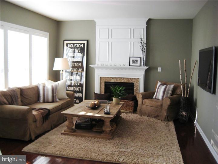 1654 Silver Birch Road Huntingdon Valley, PA 19006 - Photo 8 of 24 Family Room