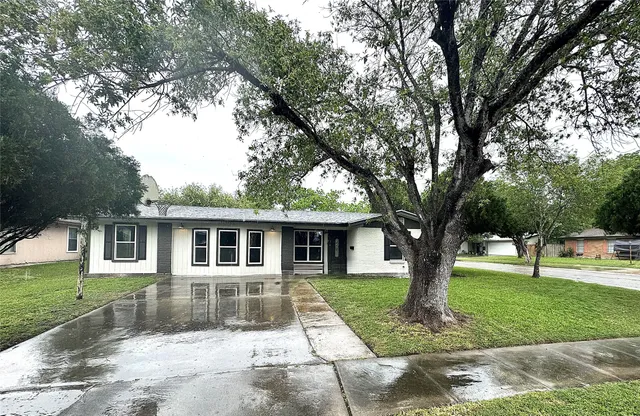 $264,000 | 322 South 26th Street, Kingsville, TX 78363