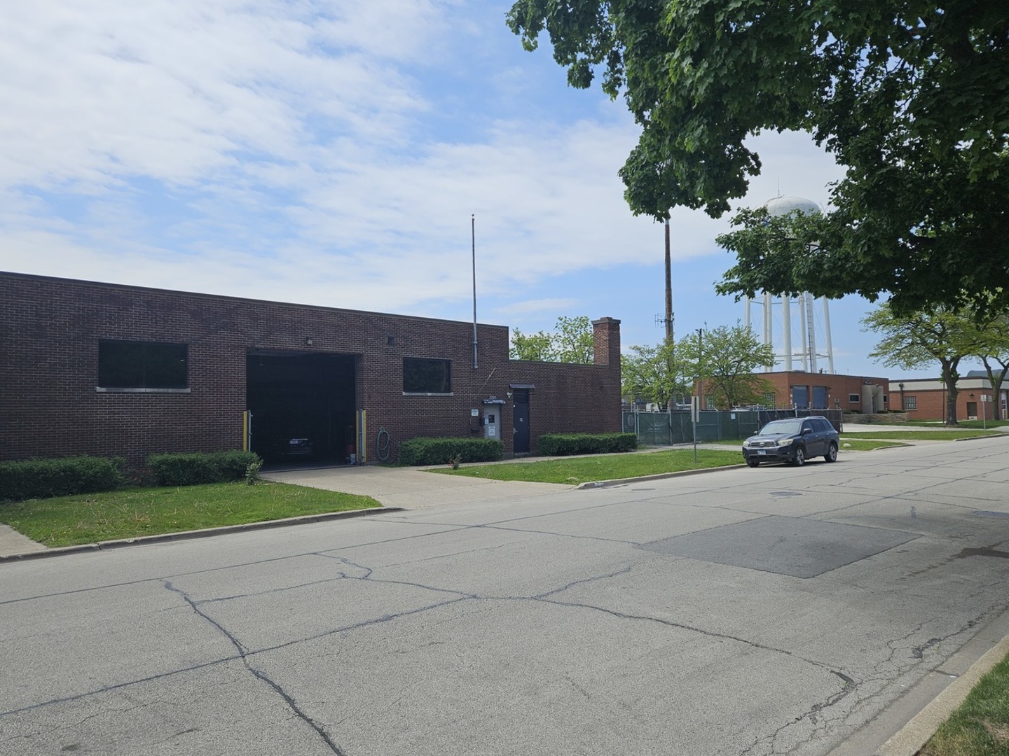 7225 West 59th Street Summit, IL 60501 - Photo 2 of 23