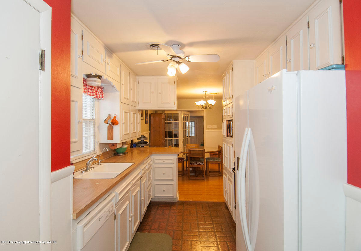 6007 Hanson Road Amarillo, TX 79106 - Photo 12 of 30 KICTHEN VIEW 5