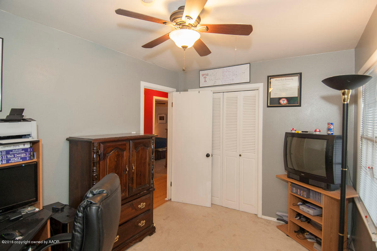 6007 Hanson Road Amarillo, TX 79106 - Photo 19 of 30 BEDROOM 2 VIEW 2