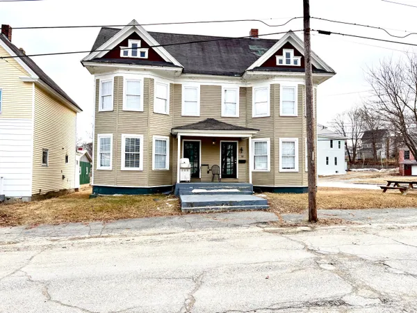 $154,900 | 88 Pine Street, Millinocket, ME 04462