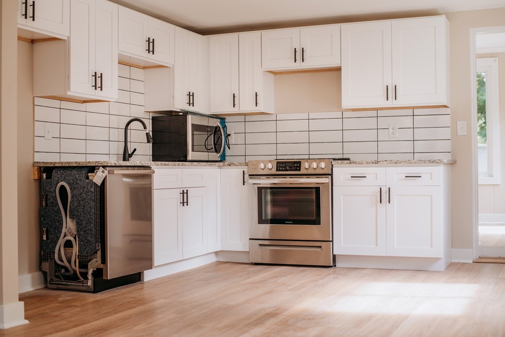 44 Waterman Road Auburn, MA 01501 - Photo 3 of 22 Gallery Image 3