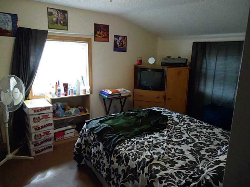 128 Knotty Oak Road Coventry, RI 02816 - Photo 12 of 14 Bedroom.