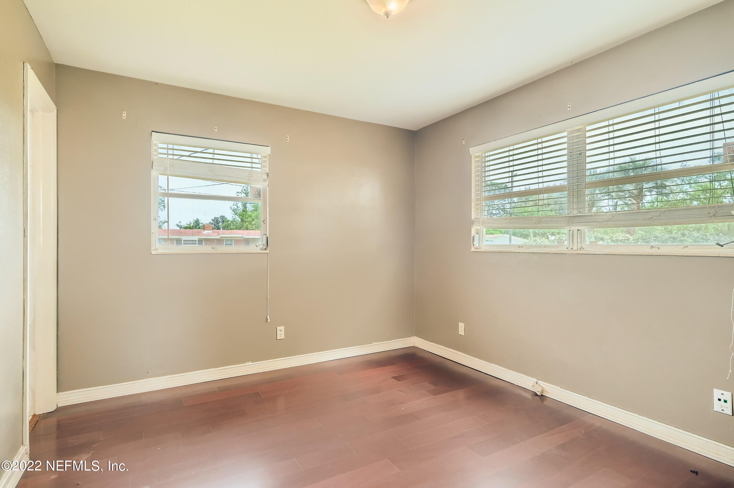915 Memorial Park Road Jacksonville, FL 32221 - Photo 12 of 25 13 Primary Bedroom-Edit