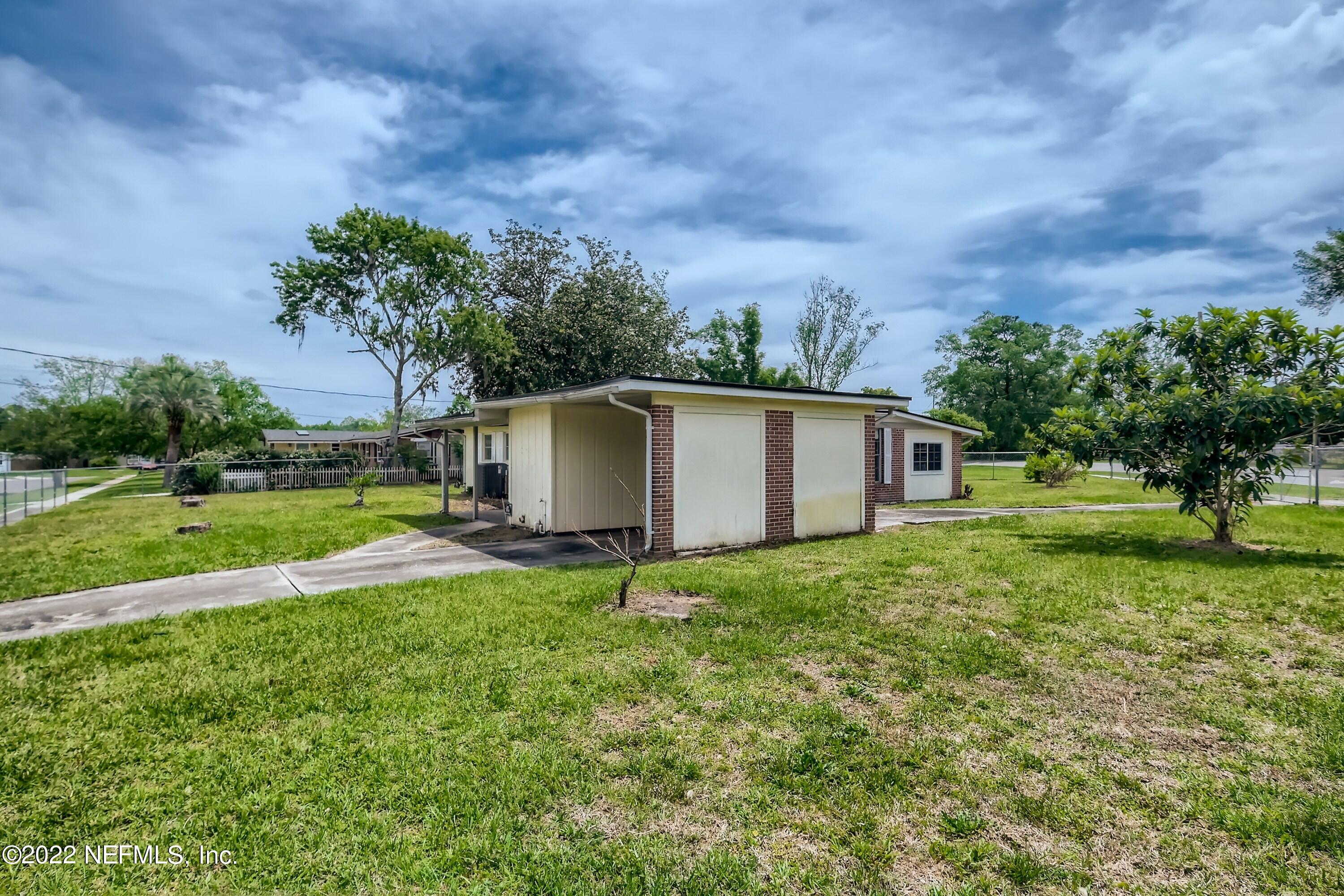 915 Memorial Park Road Jacksonville, FL 32221 - Photo 3 of 25 03 Exterior Front