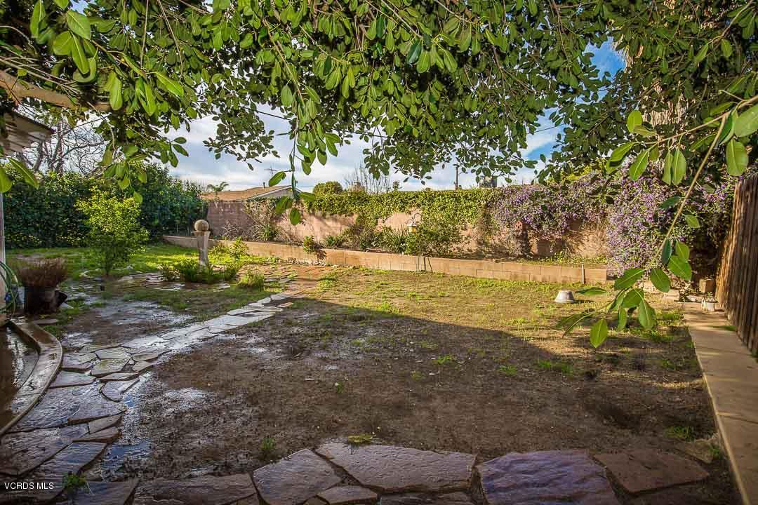 4221 Helene Street Simi Valley, CA 93063 - Photo 32 of 58 Large Backyard