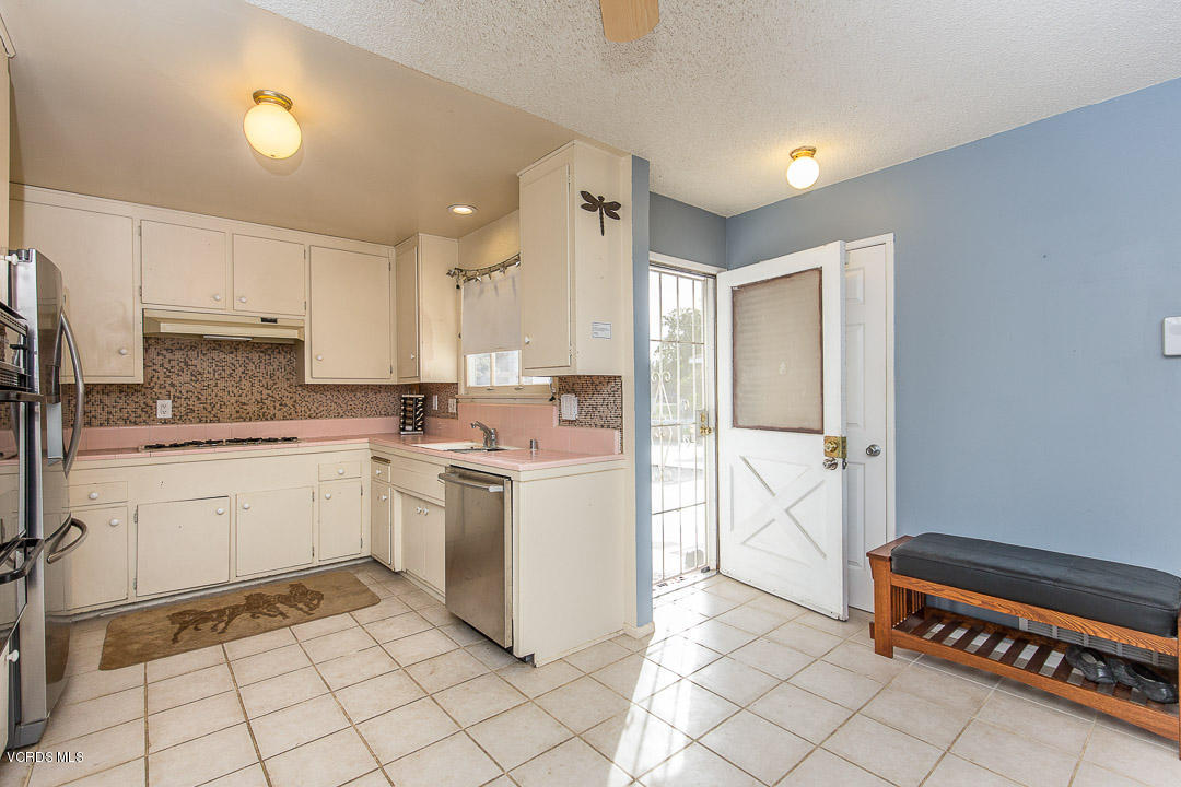 4221 Helene Street Simi Valley, CA 93063 - Photo 8 of 58 4221 Helene-8