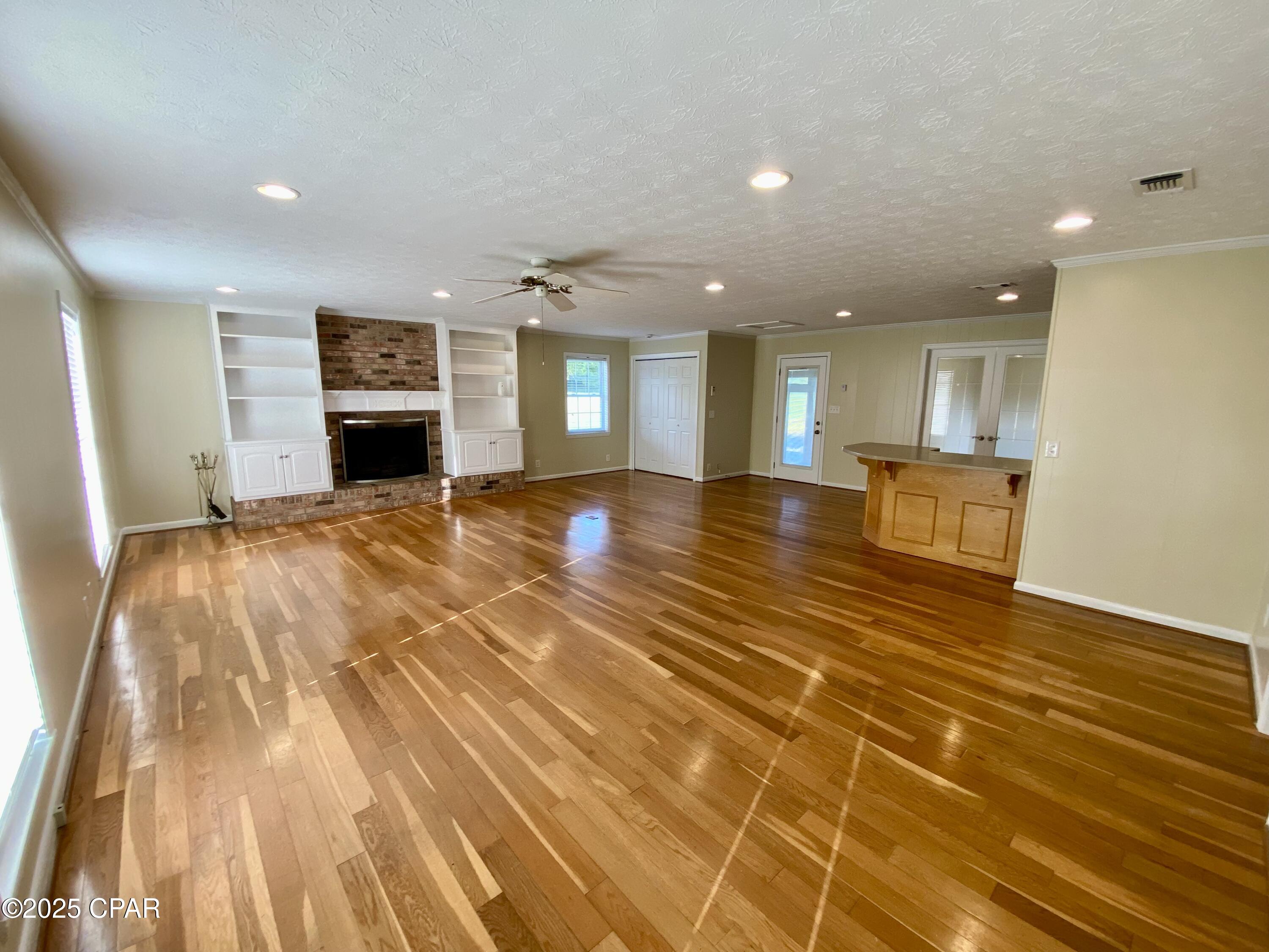 5251 10th Street Malone, FL 32445 - Photo 2 of 38