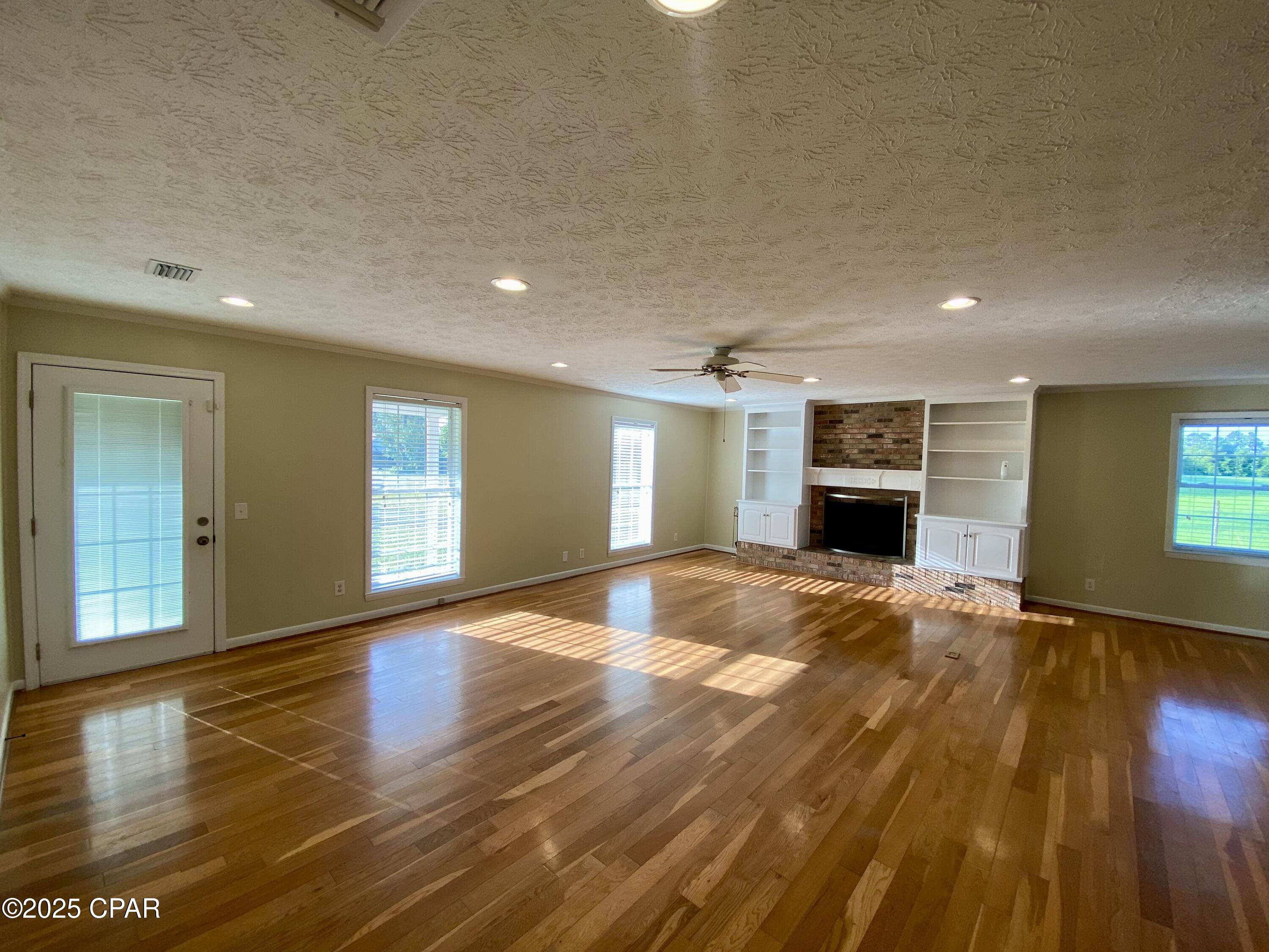 5251 10th Street Malone, FL 32445 - Photo 3 of 38