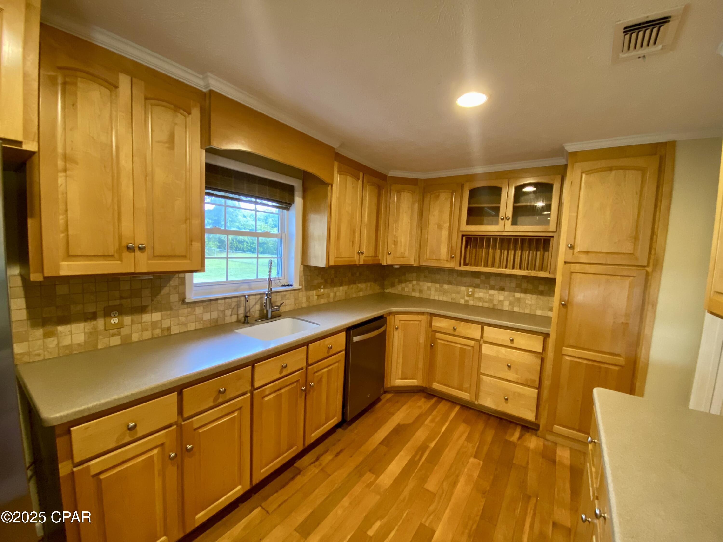 5251 10th Street Malone, FL 32445 - Photo 9 of 38