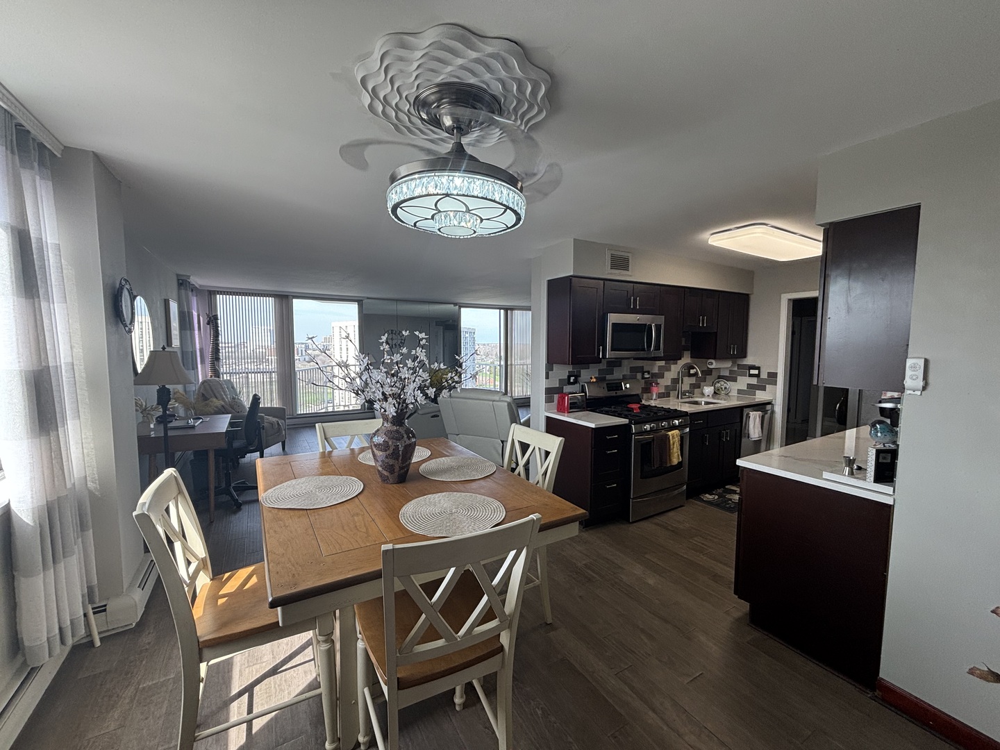 40 North Tower Road, Unit 10 Oak Brook, IL 60523 - Photo 9 of 37