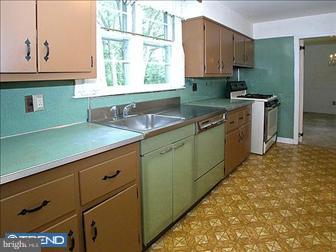 811 Delene Road Rydal, PA 19046 - Photo 3 of 6