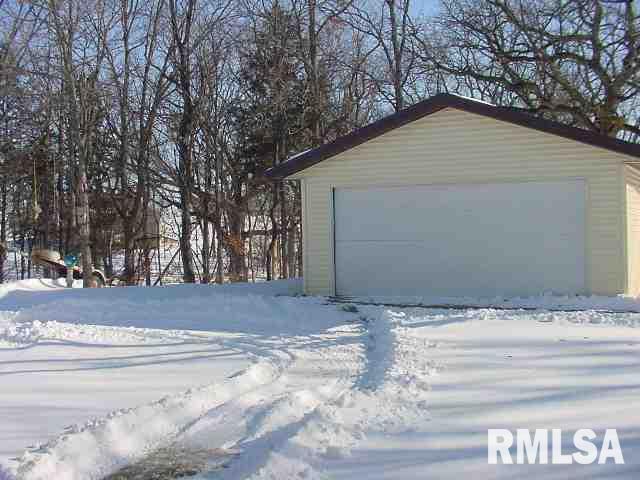 2619 Canterbury Road Muscatine, IA 52761 - Photo 3 of 9 Gallery Image 3