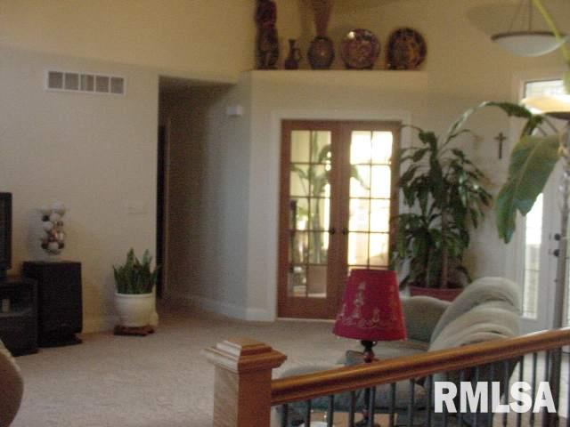2619 Canterbury Road Muscatine, IA 52761 - Photo 5 of 9 Gallery Image 5