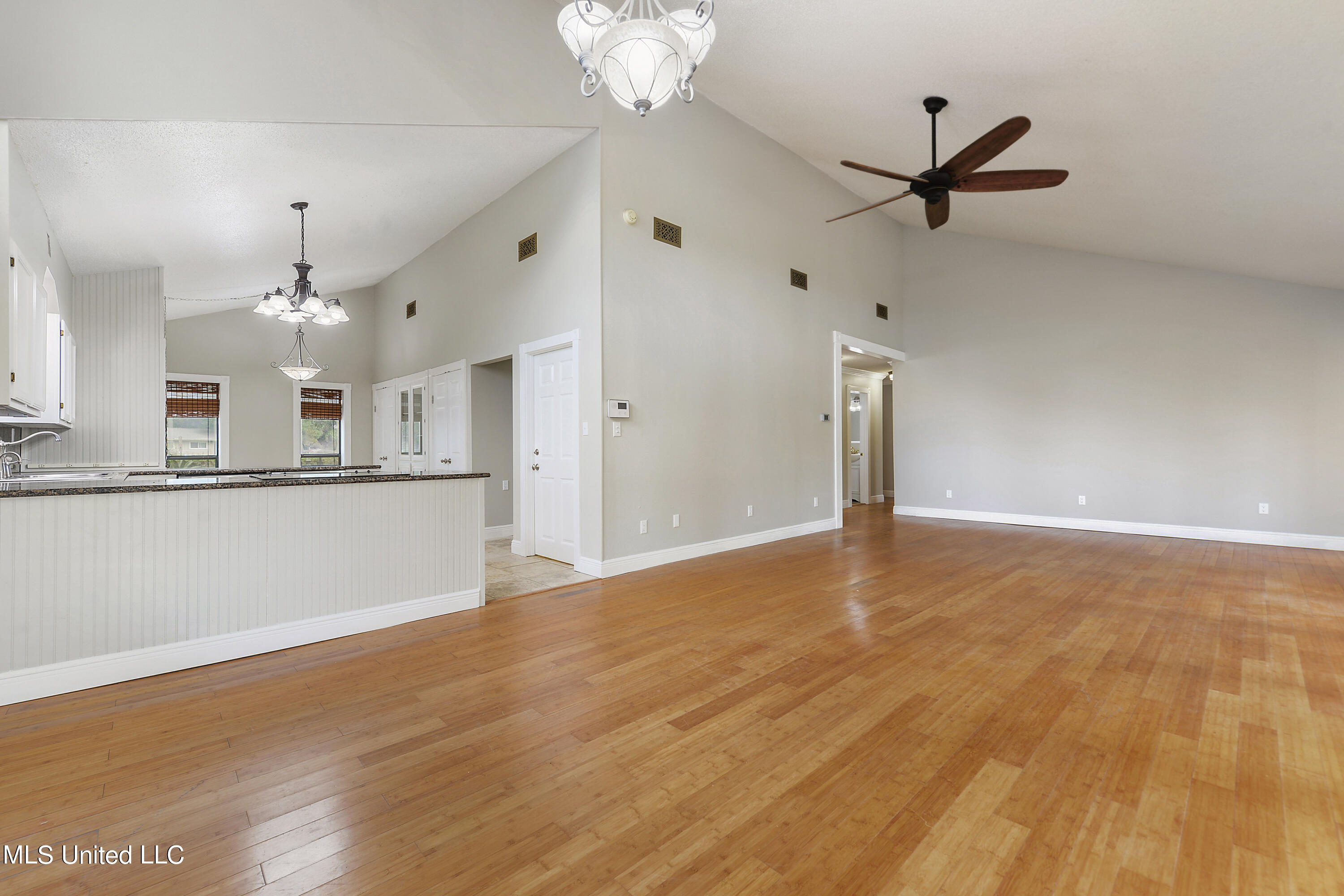 9312 Ridgeview Drive Ocean Springs, MS 39564 - Photo 10 of 50 009