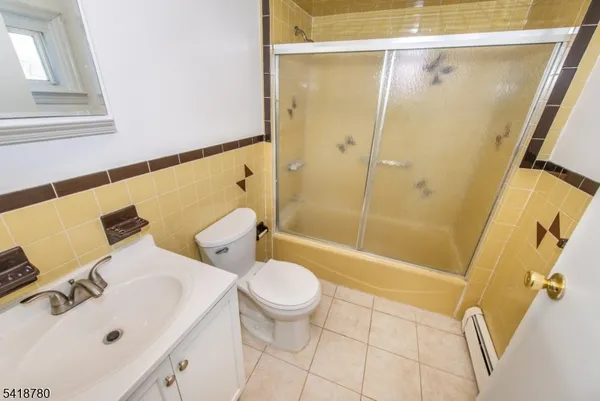 $1,900 | 18 Pulaski Street, Unit 2, Bloomfield, NJ 07003