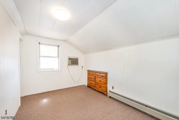 $1,900 | 18 Pulaski Street, Unit 2, Bloomfield, NJ 07003