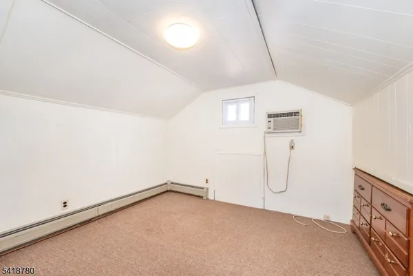 $1,900 | 18 Pulaski Street, Unit 2, Bloomfield, NJ 07003