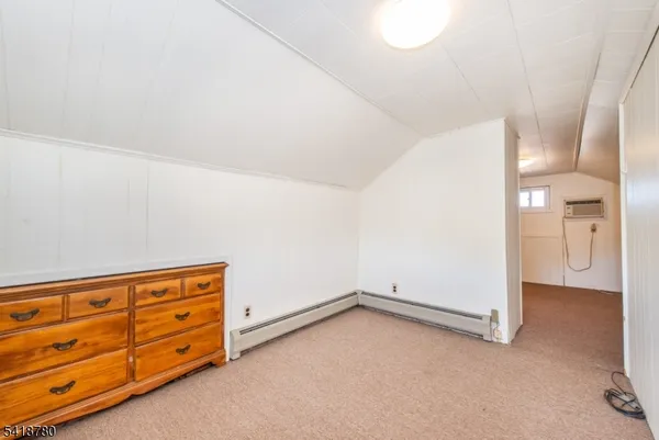 $1,900 | 18 Pulaski Street, Unit 2, Bloomfield, NJ 07003