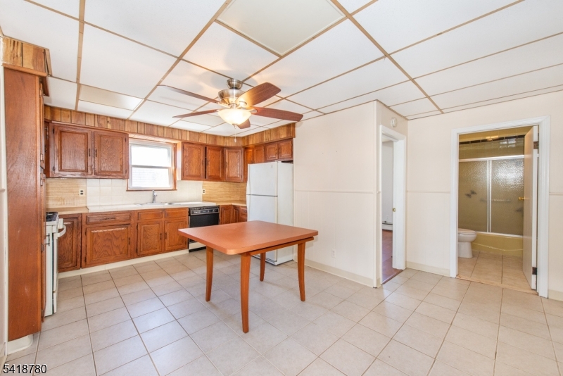 18 Pulaski Street, Unit 2 Bloomfield, NJ 07003 - Photo 5 of 20